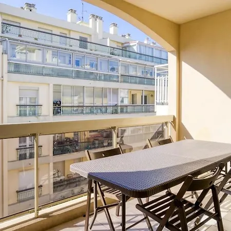 Spacieux 3 Pieces A 200m Des Plages شقة *